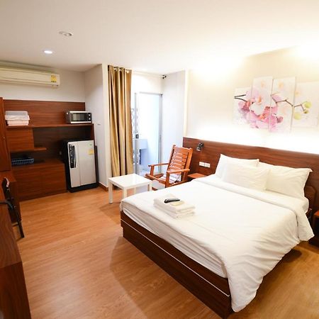 Thaiphiphat House Bangkok Kültér fotó
